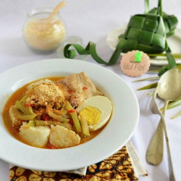  Ketupat Sayur Lodeh Spesial Lebaran